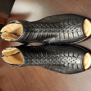 Earth Black CARSON VICKI Leather Gladiator Sandals 8B